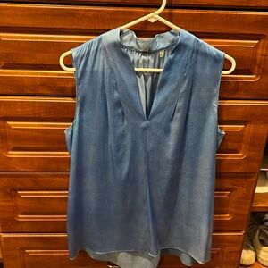Elie Tahari silk sleeveless blouse. Size M
